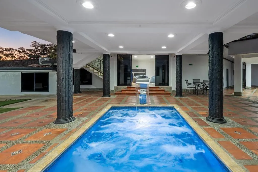 Villa Lujosa Vip Consierje Envigado 0*,  Colombia